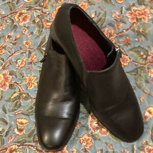 Women’s Munro NIB Black Leather Shoes